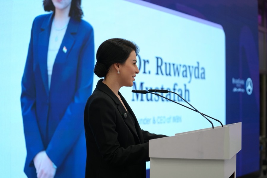 Dr. Ruwayda Mustafah speaking in Slemani